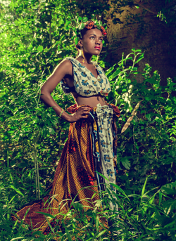 Khanga_dresed_lady_01.png